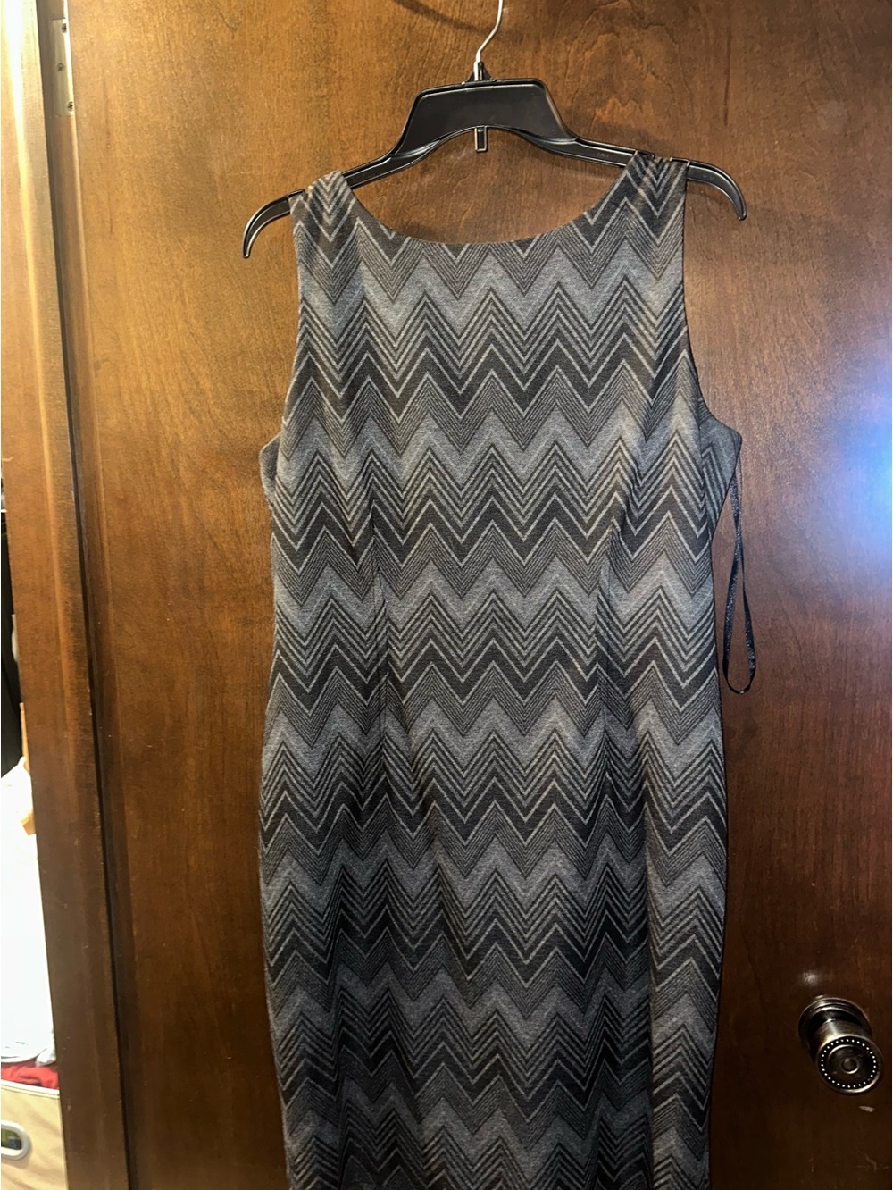 Nine West Sleeveless Chevron Midi Dress in Charcoal Gray